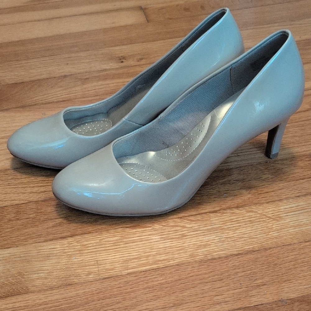 Dexflex Comfort Women's Gray Heels